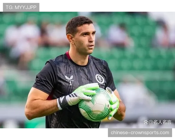 拜仁诺伊尔伤缺影响后场出球,乌尔比希门线技术面临考验 拜仁诺伊尔伤缺影响后场出球,乌尔比希门线技术面临考验